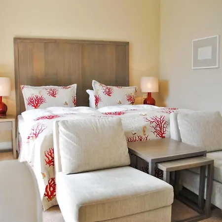 Strandhotel Miramar מלון 4*