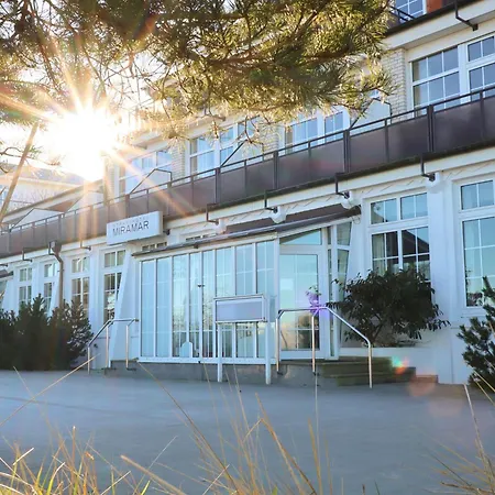 Strandhotel Miramar فندق 4*