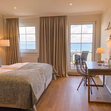 Strandhotel Miramar Hotel 4*