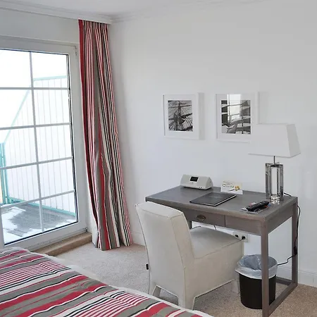 Strandhotel Miramar מלון