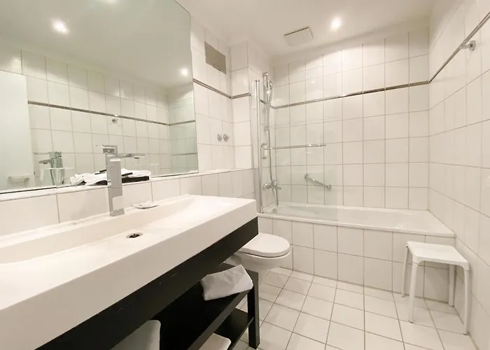 Ξενοδοχείο Strandhotel Miramar 4*