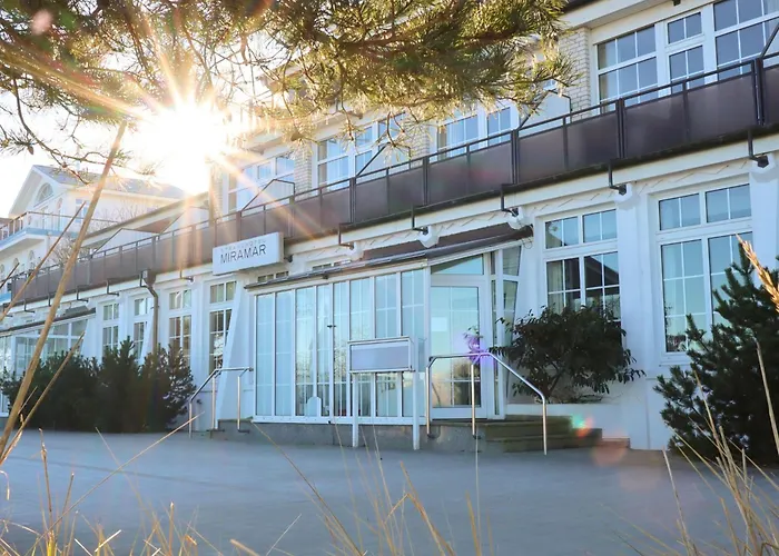 Strandhotel Miramar فندق 4*