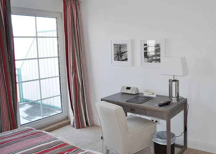 Strandhotel Miramar Otel